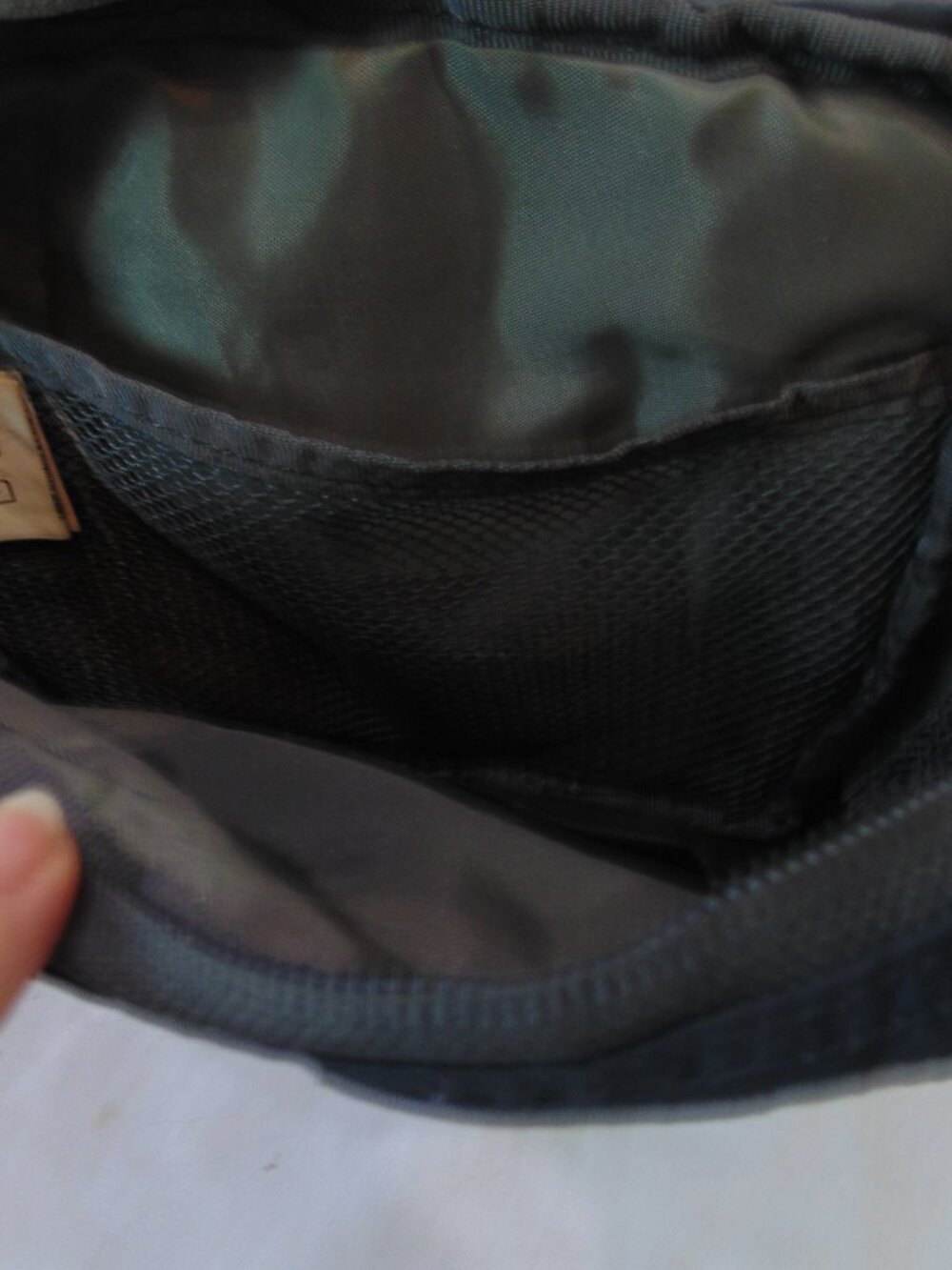 Outdoor Products Mojave 8.0 fanny pack with side water bottle holders - Picture 3 of 5